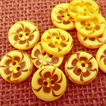 Пуговица Прозрачный цветок желток